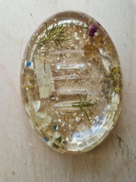 Mydelniczka z naturalnymi roślinami – unikatowy design | duża