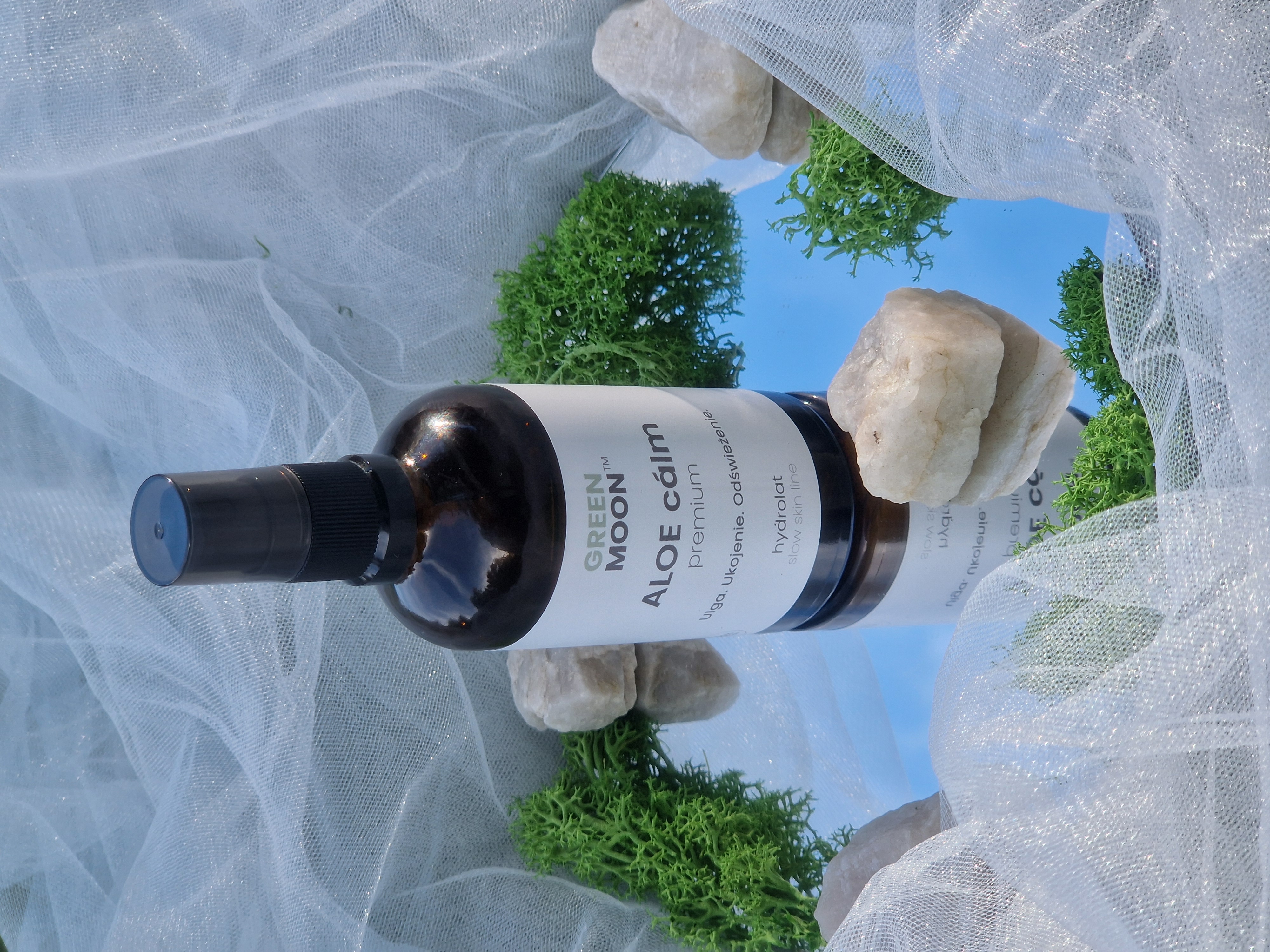 🌿 Hydrolat wegański czy tonik? Sprawdź różnice i wybierz najlepszą pielęgnację!