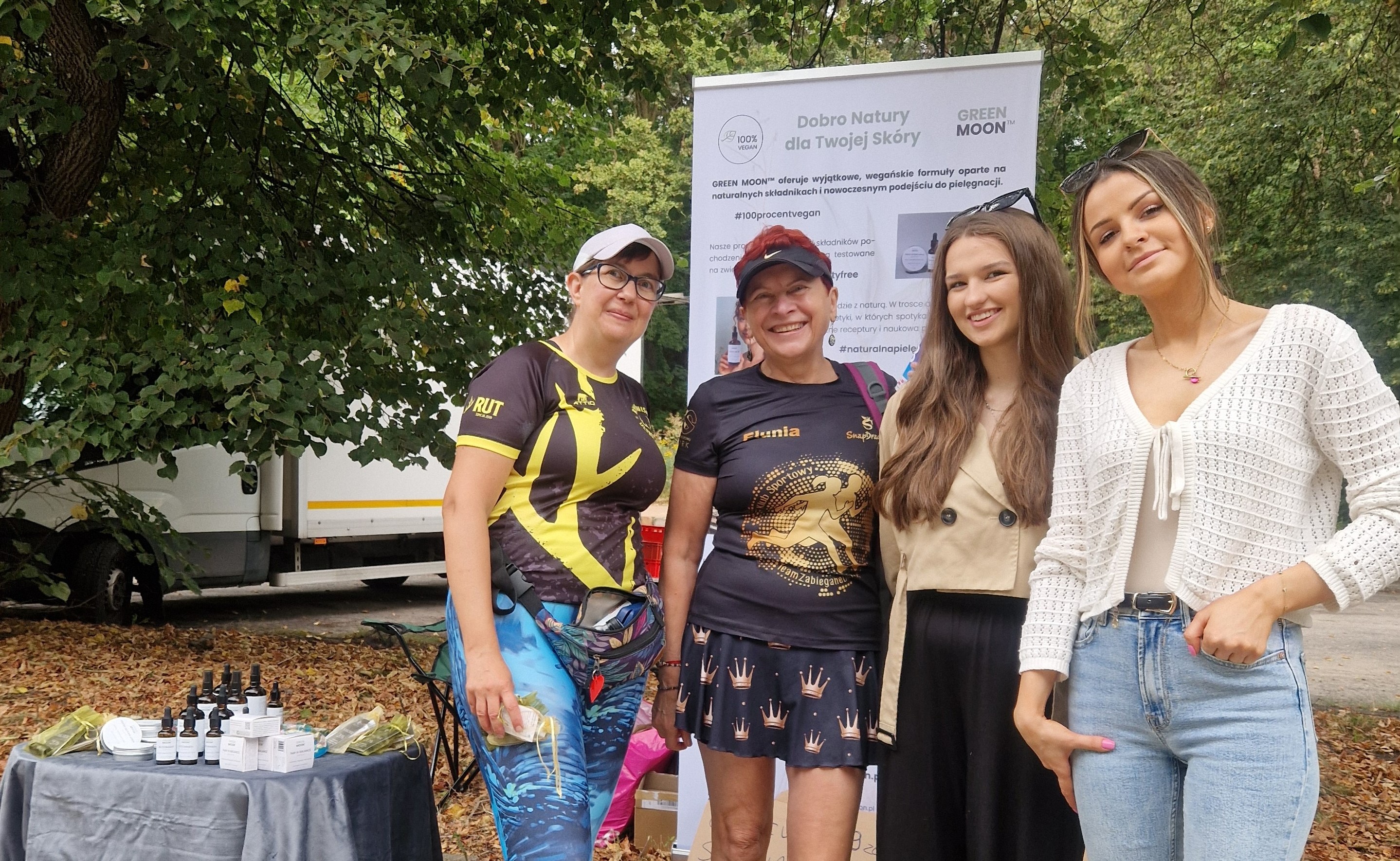 🌿 GREEN MOON® partnerem przełajowych zawodów biegowych! 🏃‍♀️🌲